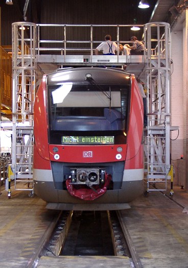 Günzburger Steigtechnik: Neue motorisch verstellbare Arbeitsbühnen