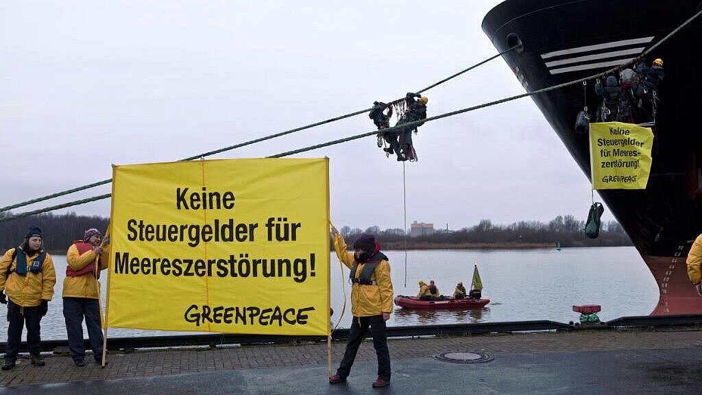 Die Demonstranten kritisieren Subventionen für die Fischerei. Foto: Marcus Meyer/Greenpeace
