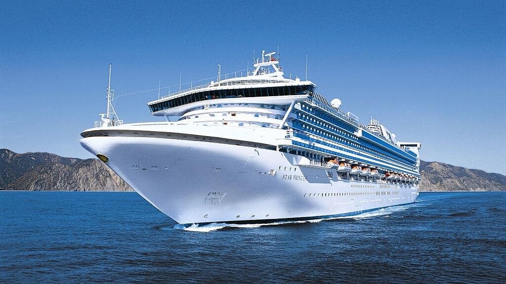 Die "Star Princess" soll an den Schiffsbrüchigen vorbeigefahren sein. Foto: Princess Cruises Die "Star Princess" soll an den Schiffsbrüchigen vorbeigefahren sein. Foto: Princess Cruises