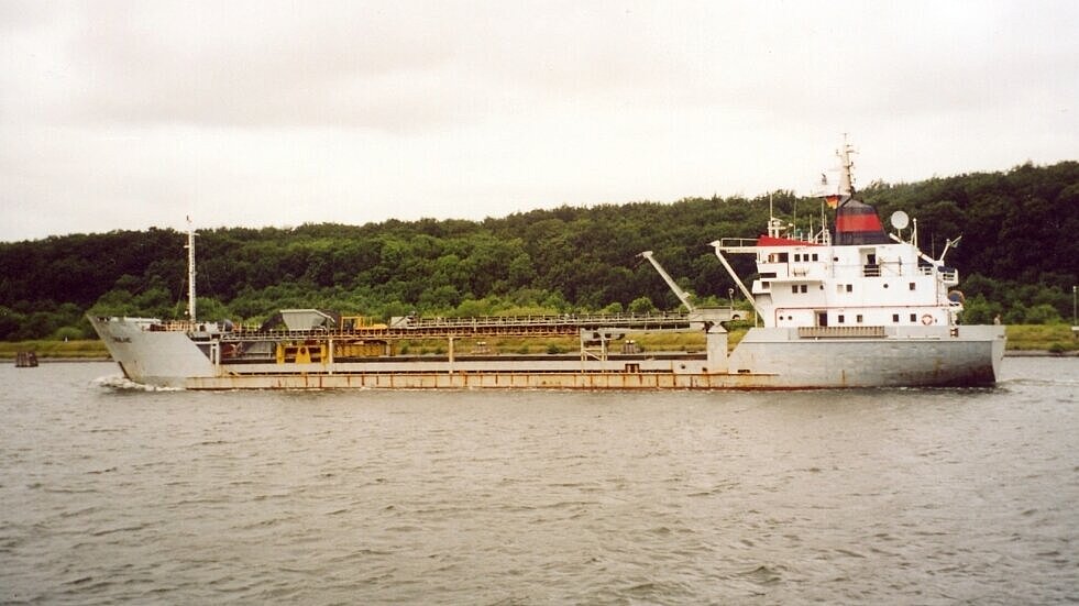 Der Frachter "Swanland" schlug leck und sank. Archivfoto: W. Meyer Der Frachter "Swanland" schlug leck und sank. Archivfoto: W. Meyer