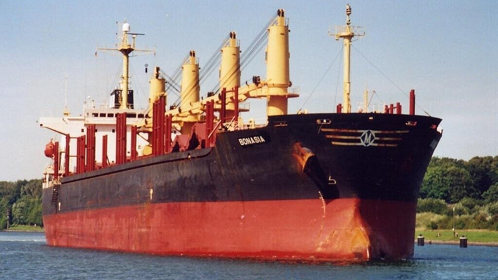 Der zehn Jahre alte 46.500-Tonner „Bonasia“ wird mit 20,25 Millionen Dollar bewertet. Foto: W. Meyer Der zehn Jahre alte 46.500-Tonner „Bonasia“ wird mit 20,25 Millionen Dollar bewertet. Foto: W. Meyer