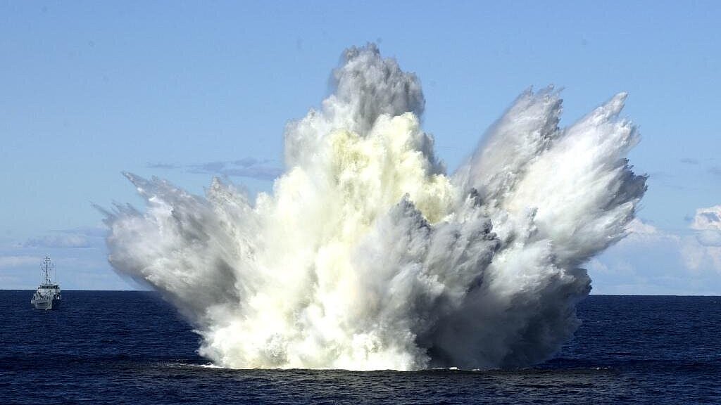 Der Kampfmittel-Räumdienst hat sieben Seeminen und Torpedoköpfe vor der Kieler Förde gesprengt. Foto: Behling