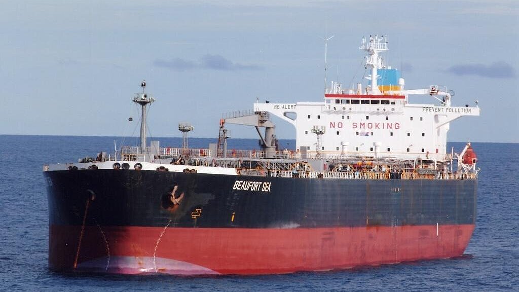 Zur Verschrottung nach Pakistan: der 1992 gebaute Aframax-Tanker „Beaufort Sea“. Foto: Buttkus Zur Verschrottung nach Pakistan: der 1992 gebaute Aframax-Tanker „Beaufort Sea“. Foto: Buttkus