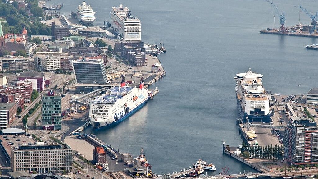 Der Seehafen Kiel hat 2012 erstmals mehr als 6,3 Millionen Tonnen Güter umgeschlagen. Foto: Port of Kiel Der Seehafen Kiel hat 2012 erstmals mehr als 6,3 Millionen Tonnen Güter umgeschlagen. Foto: Port of Kiel