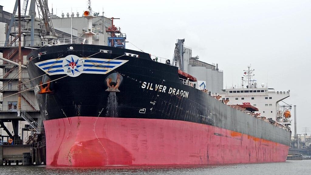 Der Bulker "Silver Dragon" fährt vier bis sieben Monate für Oldendorff