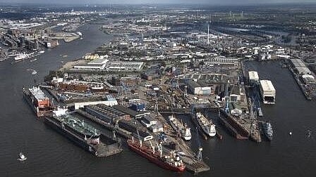 Das Gelände von Blohm + Voss im Hamburger Hafen. Die Werft ist 1877 gegründet worden. Foto: ThyssenKrupp Das Gelände von Blohm + Voss im Hamburger Hafen. Die Werft ist 1877 gegründet worden. Foto: ThyssenKrupp