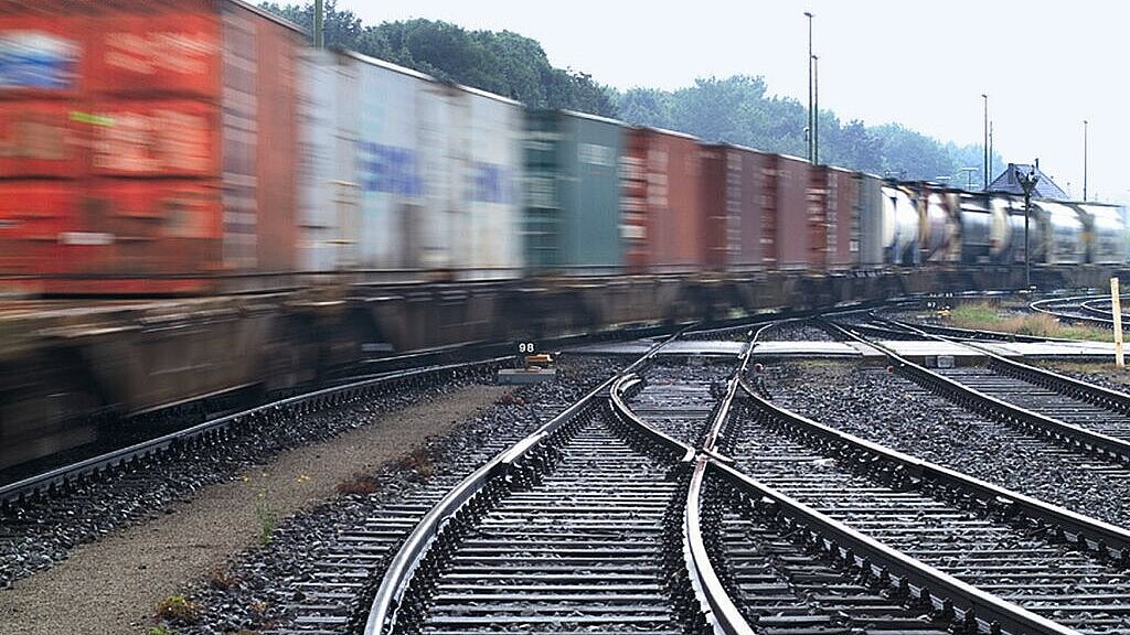 Nach bisheriger Planung wollte die Bahn die Prüfung bereits Anfang diesen Jahres abschließen. Archivfoto: Kombiverkehr