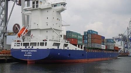 „Bernhard Schepers“ übernahm in Rotterdam Container für Szczecin, Riga und Klaipeda. Foto: HS Schiffahrt „Bernhard Schepers“ übernahm in Rotterdam Container für Szczecin, Riga und Klaipeda. Foto: HS Schiffahrt