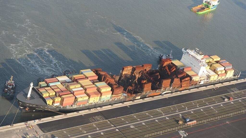 Das Schiff war im Juli in Brand geraten. Foto: Havariekommando Das Schiff war im Juli in Brand geraten. Foto: Havariekommando