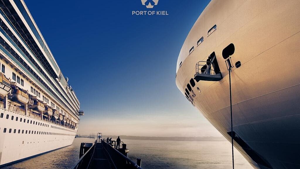 Markenauftritt und Logo des PORT OF KIEL werden auf der Kreuzfahrtmesse erstmals der Öffentlichkeit vorgestellt. Foto: Port of Kiel Markenauftritt und Logo des PORT OF KIEL werden auf der Kreuzfahrtmesse erstmals der Öffentlichkeit vorgestellt. Foto: Port of Kiel
