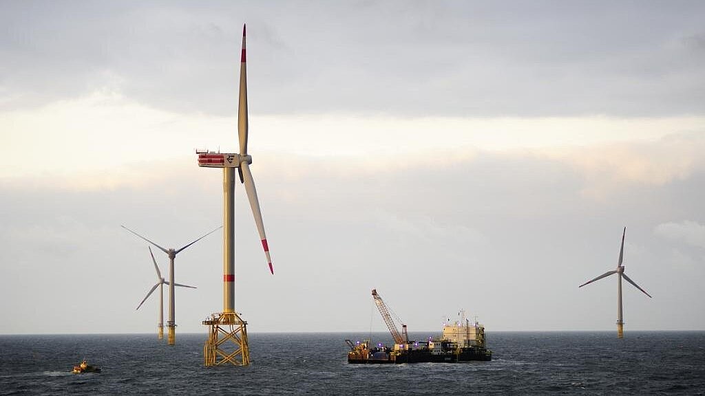 Der Forschungswindpark "alpha ventus" steht für Erfolg. Foto: REpower