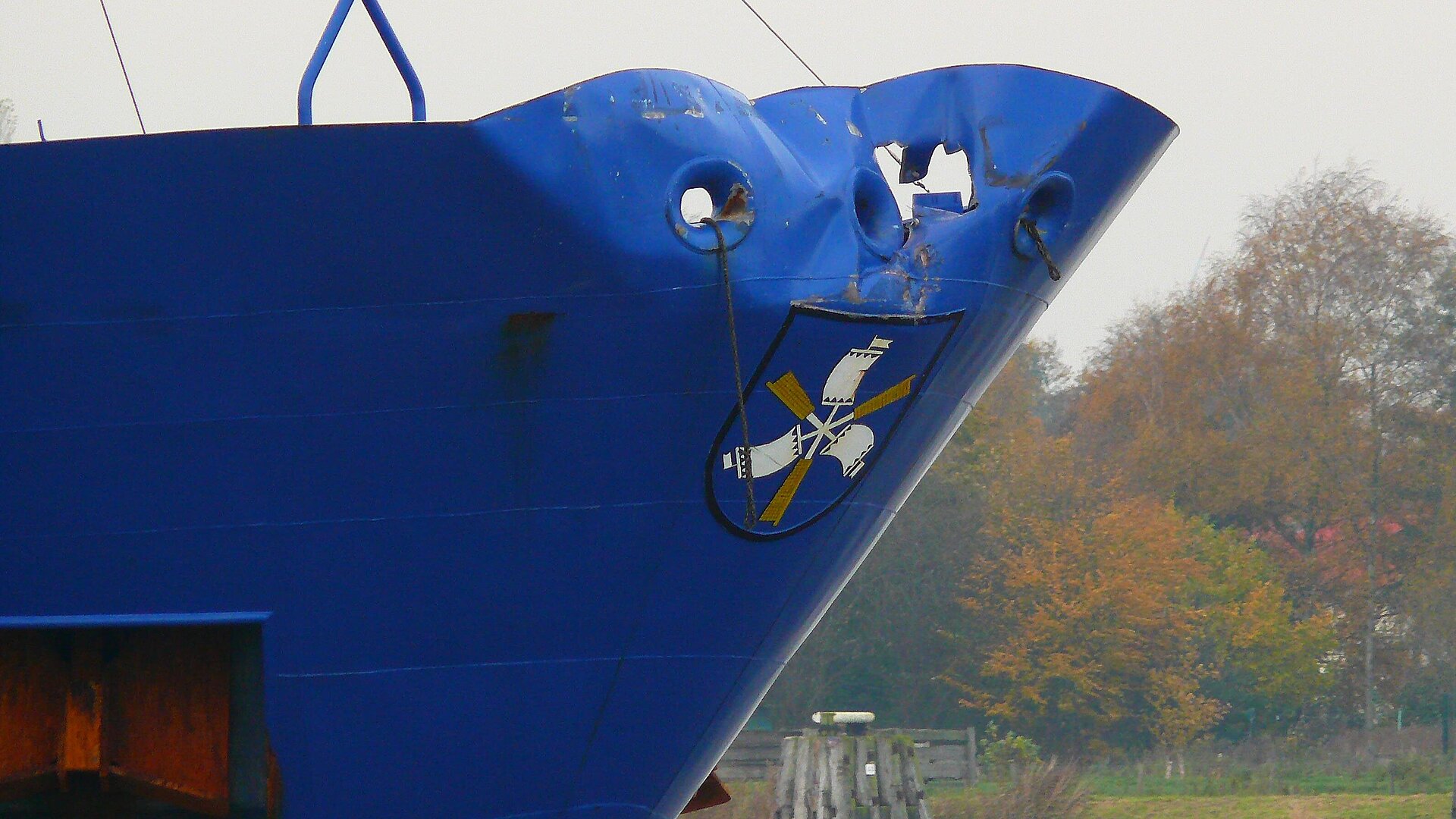 Am Vorschiff der „Pollux“ wurde das Schanzkleid eingedrückt. Foto: Hasenpusch Am Vorschiff der „Pollux“ wurde das Schanzkleid eingedrückt. Foto: Hasenpusch