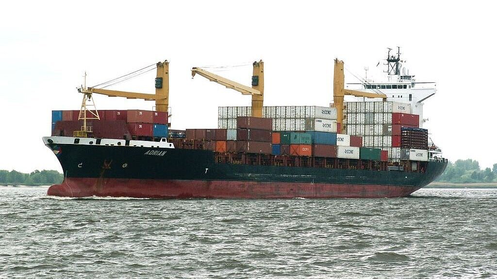 Zur Komrowski-Flotte gehört der Containerfrachter „Adrian“. Foto: Mordhorst Zur Komrowski-Flotte gehört der Containerfrachter „Adrian“. Foto: Mordhorst