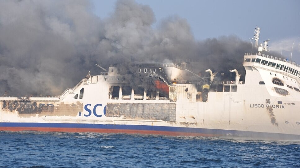 "Lisco Gloria" war im Oktober 2009 mit 236 Menschen in Brand geraten. Foto: Johannsen Schlepperei "Lisco Gloria" war im Oktober 2009 mit 236 Menschen in Brand geraten. Foto: Johannsen Schlepperei