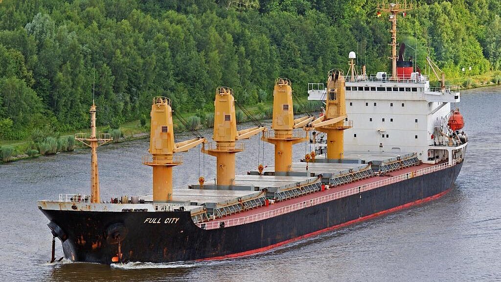 COSCO (Hongkong) gibt den 16 Jahre alten Bulker „Full City“ für 10,6 Millionen Dollar ab. Foto: Hasenpusch COSCO (Hongkong) gibt den 16 Jahre alten Bulker „Full City“ für 10,6 Millionen Dollar ab. Foto: Hasenpusch