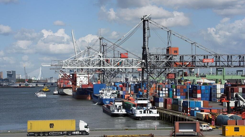 Rotterdam möchte Feeder-Marktanteile zurückgewinnen. Foto: Port of Rotterdam Rotterdam möchte Feeder-Marktanteile zurückgewinnen. Foto: Port of Rotterdam