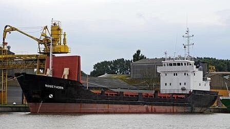 Die nicht fahrtüchtige „Rosethorn“ liegt am Südkai – Versteigerung am 25. April im WSA. Foto: Hasenpusch Die nicht fahrtüchtige „Rosethorn“ liegt am Südkai – Versteigerung am 25. April im WSA. Foto: Hasenpusch