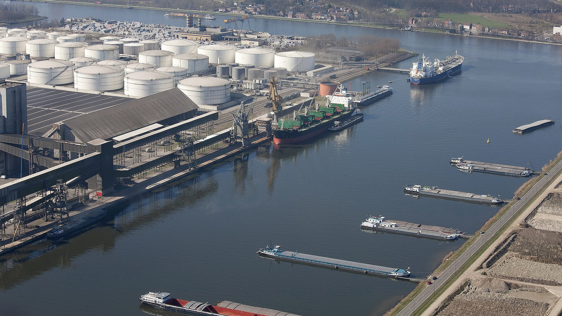 Gents´ Rodenhuizedok. Hier ist etwa der Bereich „Biokraftstoff“-Herstellung konzentriert. Foto: Hafen Gent