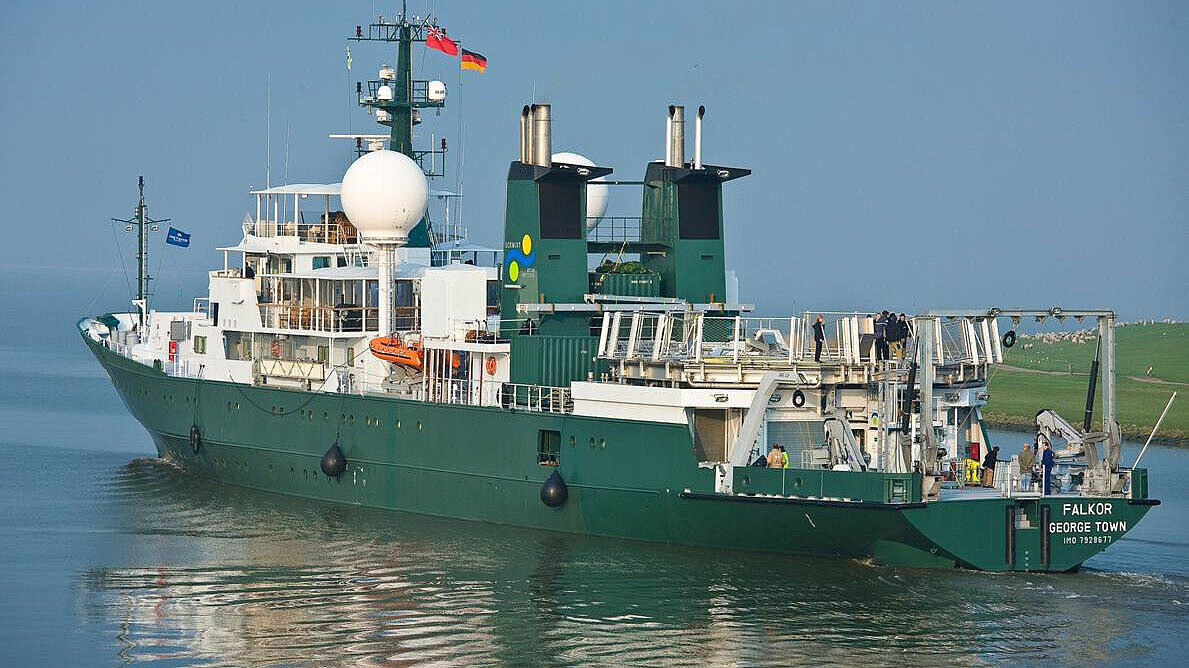 Die „Falkor“ nahm für abschließende Erprobungen Kurs auf Norwegen. Foto: Peters Schiffbau Die „Falkor“ nahm für abschließende Erprobungen Kurs auf Norwegen. Foto: Peters Schiffbau