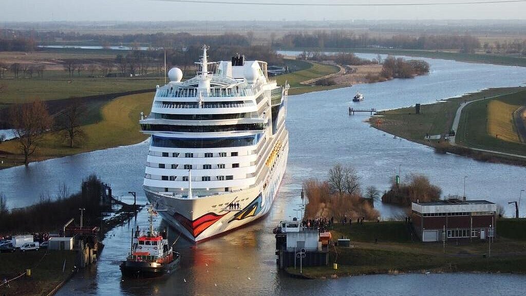 Bereits Mitte April ist die nächste Überführung eines Kreuzfahrtschiffs aus Papenburg in die Nordsee geplant. Archivfoto: Meyer Werft Bereits Mitte April ist die nächste Überführung eines Kreuzfahrtschiffs aus Papenburg in die Nordsee geplant. Archivfoto: Meyer Werft