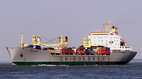 Indische Abbrecher übernehmen „Jan Dlugosz“ von Chipolbrok für 505 Dollar pro Tonne. Foto: Andreas Indische Abbrecher übernehmen „Jan Dlugosz“ von Chipolbrok für 505 Dollar pro Tonne. Foto: Andreas