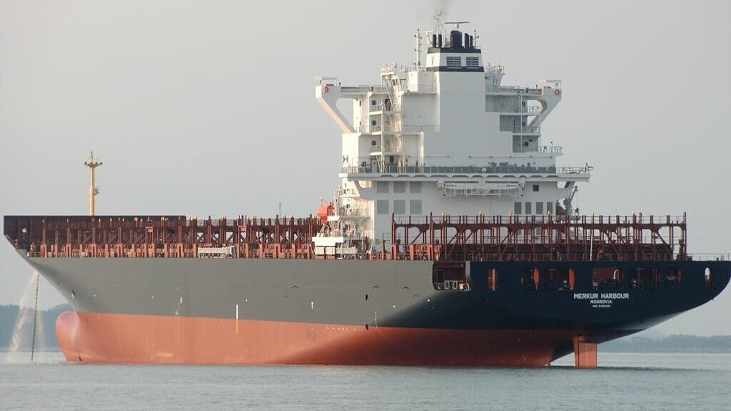 CCNI zahlt 14.000 Dollar pro Tag für die "Merkur Harbour". Foto: Vinnen CCNI zahlt 14.000 Dollar pro Tag für die "Merkur Harbour". Foto: Vinnen