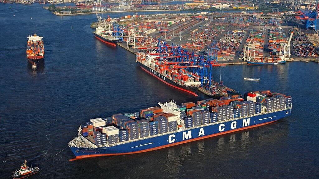 Mit der Elbvertiefung soll erreicht werden, dass auch Containerschiffe mit einem Tiefgang von 14,50 Metern den Hafen erreichen können. Foto: HHLA Mit der Elbvertiefung soll erreicht werden, dass auch Containerschiffe mit einem Tiefgang von 14,50 Metern den Hafen erreichen können. Foto: HHLA
