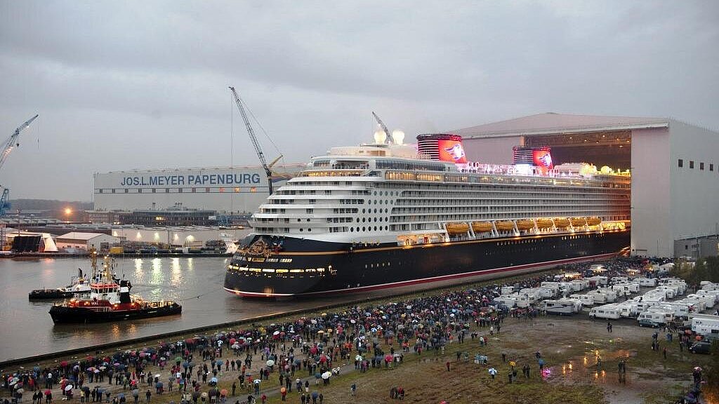 Eine Option sei eine Verlagerung der Werft an den neuen Rysumer Hafen in Emden. Foto: Meyer Werft