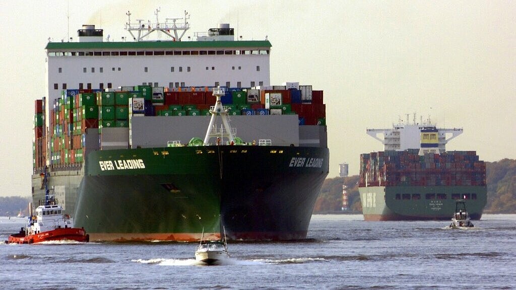 Der vorläufige Stopp der Elbvertiefung schadet nicht nur Hamburg. Foto: Andreas Der vorläufige Stopp der Elbvertiefung schadet nicht nur Hamburg. Foto: Andreas