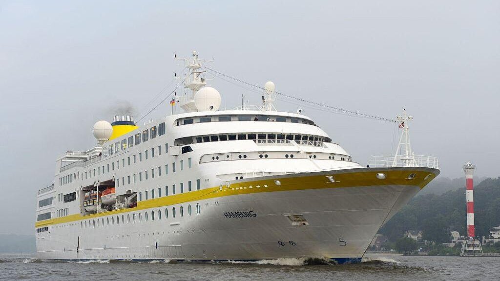 Die „Hamburg“ nimmt heute von der Elbe Kurs auf das Nordkap. Foto: Hasenpusch
