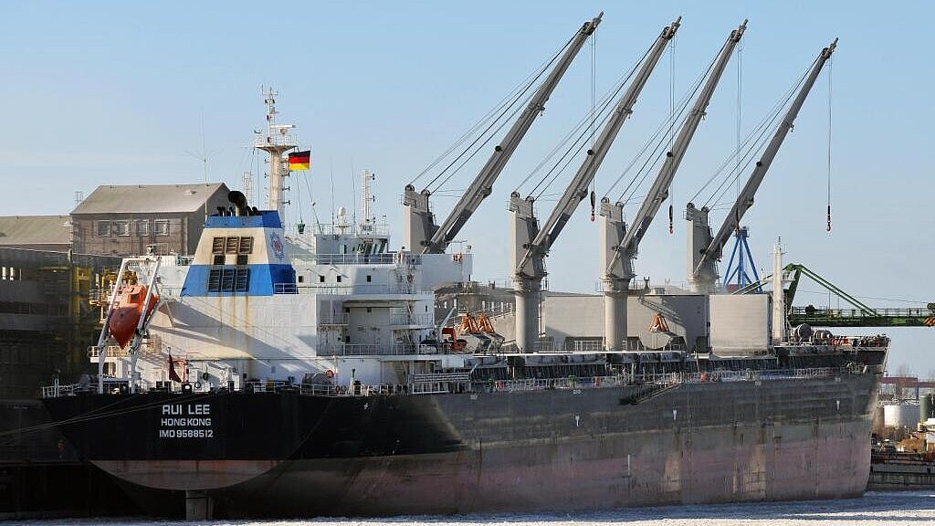 „Rui Lee“ (57.000 tdw) befördert für Joint Fortune Shipping Nickelerz im asiatischen Raum „Rui Lee“ (57.000 tdw) befördert für Joint Fortune Shipping Nickelerz im asiatischen Raum