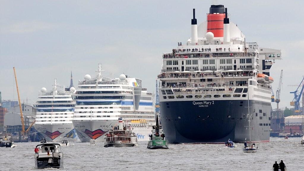 Stammgast in Hamburg: Auch die „"Queen Mary 2" war Blickfang beim 823. Hafengeburtstag. Foto: Behling Stammgast in Hamburg: Auch die „"Queen Mary 2" war Blickfang beim 823. Hafengeburtstag. Foto: Behling