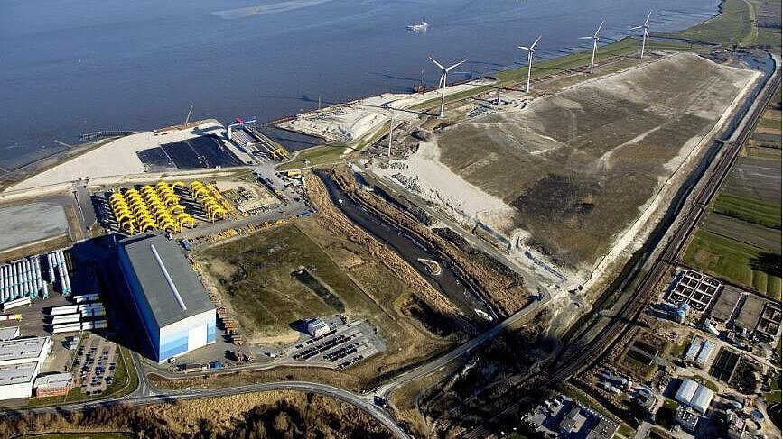 Die maritime Wirtschaft Cuxhavens ist geprägt von Offshore-Wind, Fischerei und Tourismus. Foto: Hero Lang Die maritime Wirtschaft Cuxhavens ist geprägt von Offshore-Wind, Fischerei und Tourismus. Foto: Hero Lang