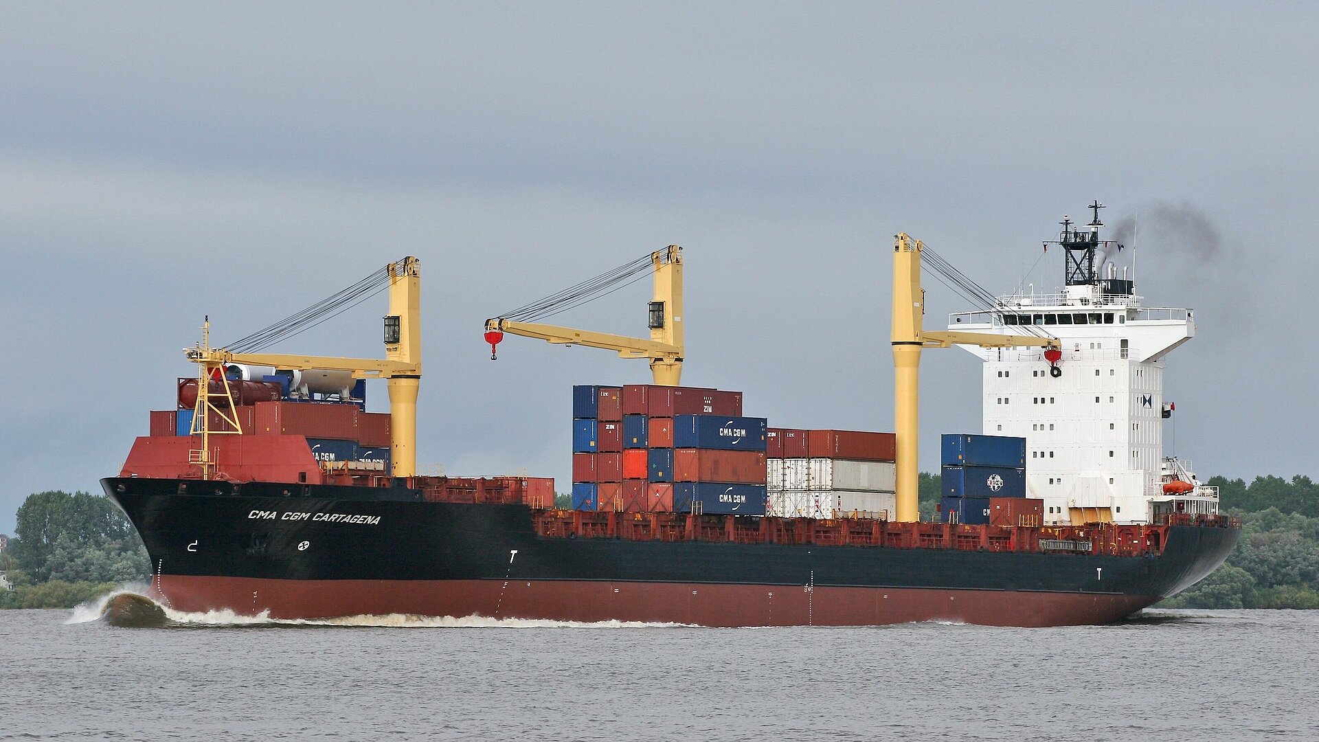 Für fünf Monate bei Maersk Line beschäftigt: „Merkur Beach“ ex „CMA CGM Cartagena“. Foto: Hasenpusch Für fünf Monate bei Maersk Line beschäftigt: „Merkur Beach“ ex „CMA CGM Cartagena“. Foto: Hasenpusch
