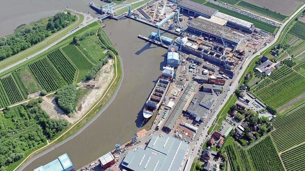 Die Sietas-Werft hatte im November einen Insolvenzantrag wegen Überschuldung gestellt. Foto: Hasenpusch Die Sietas-Werft hatte im November einen Insolvenzantrag wegen Überschuldung gestellt. Foto: Hasenpusch
