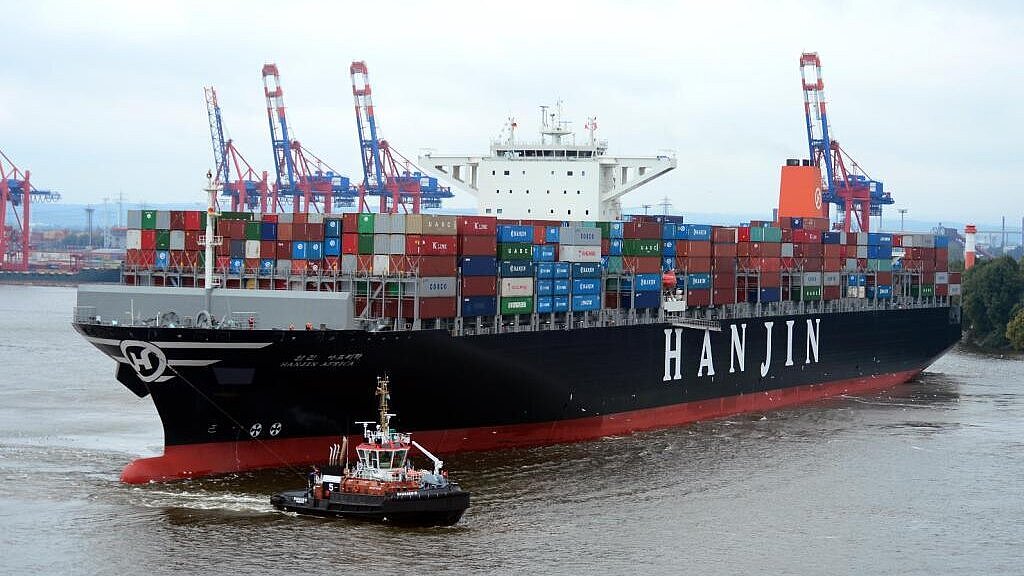 Die „Hanjin Africa“ ist der zweite von vier neuen Mega-Boxern für Peter Döhle. Foto: Hasenpusch Die „Hanjin Africa“ ist der zweite von vier neuen Mega-Boxern für Peter Döhle. Foto: Hasenpusch
