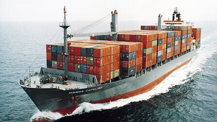 Containerfrachter mit Geschichte: "Hansa Catalina" wurde mit 2,8 Millionen Dollar bewertet. Containerfrachter mit Geschichte: "Hansa Catalina" wurde mit 2,8 Millionen Dollar bewertet.