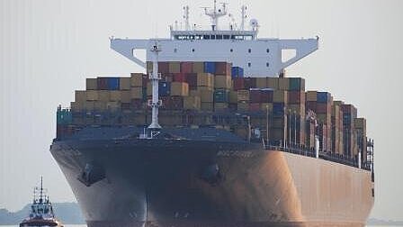 „MSC Fabiola“ (12 550 TEU) war kürzlich das größte Containerschiff, das je einen US-Hafen anlief. Foto: Hasenpusch „MSC Fabiola“ (12 550 TEU) war kürzlich das größte Containerschiff, das je einen US-Hafen anlief. Foto: Hasenpusch