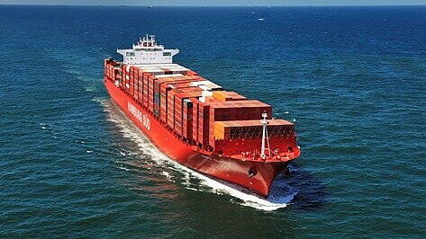 Das bislang größte Schiff der Reedereigeschichte „Santa Clara“ (7100 TEU) ist seit Oktober 2010 im Einsatz. Foto: Hamburg Süd Das bislang größte Schiff der Reedereigeschichte „Santa Clara“ (7100 TEU) ist seit Oktober 2010 im Einsatz. Foto: Hamburg Süd