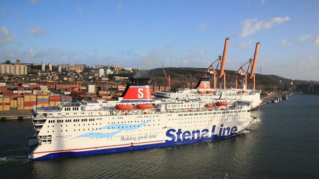 "Stena Spirit" stieß gegen eine Containerbrücke Foto: Urbaniak "Stena Spirit" stieß gegen eine Containerbrücke Foto: Urbaniak