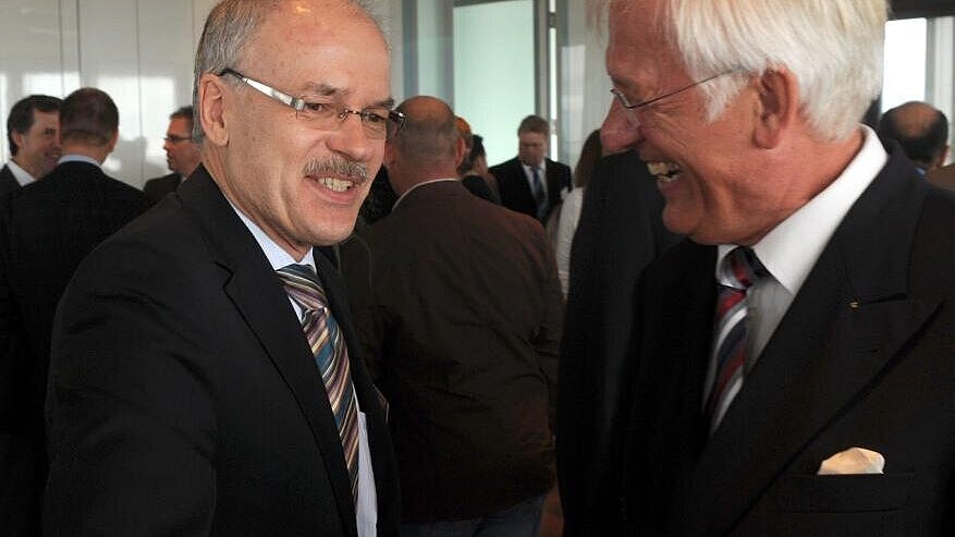 Harry Mohns (rechts) mit seinem Nachfolger Jörg Colberg. Foto: Eurogate