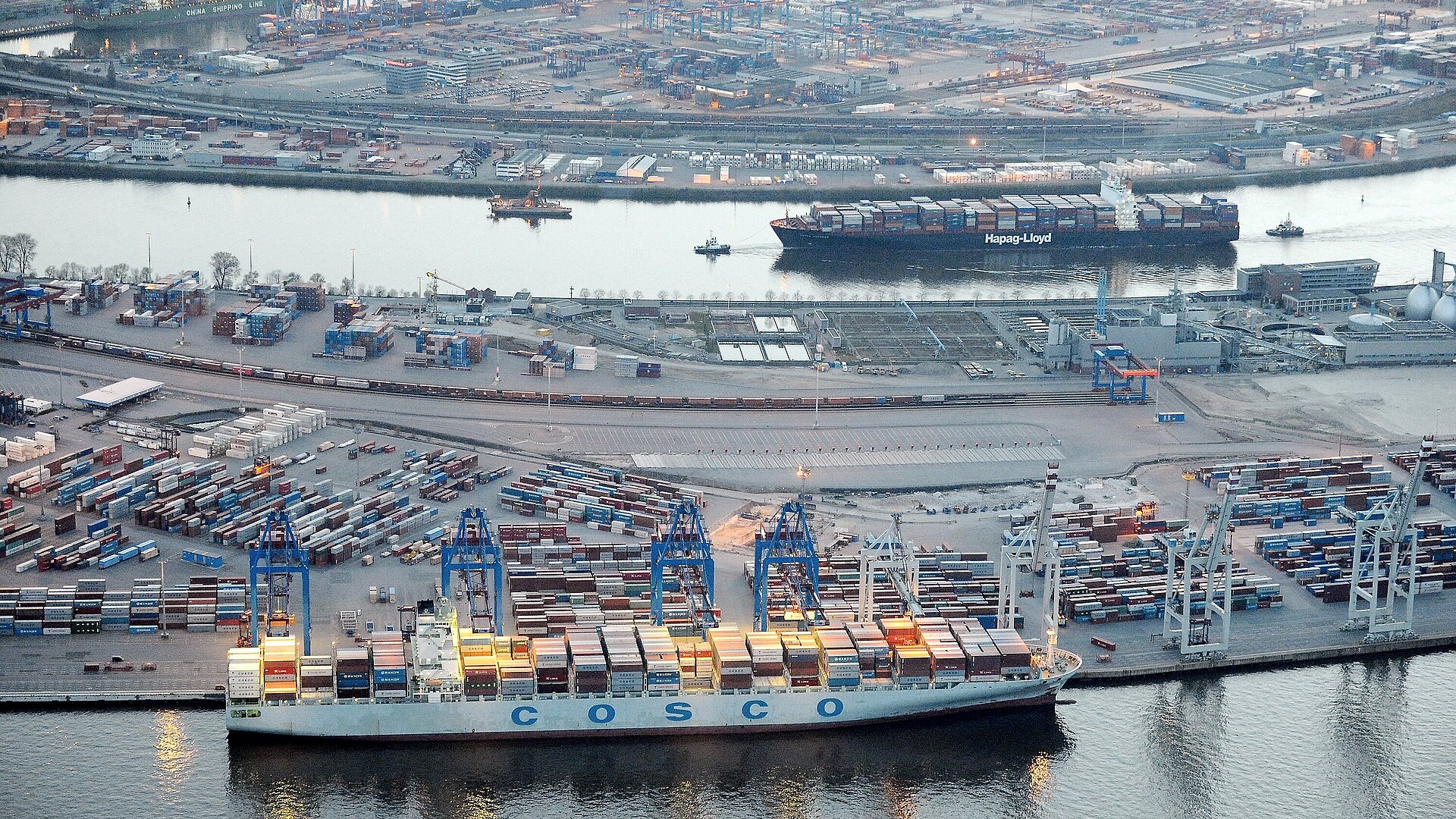 Für das laufende Jahr erwartet der Hafen beim Güter- und Containerumschlag einen Zuwachs von fünf bis sechs Prozent. Foto: HHLA
