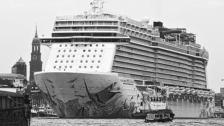 Norwegian Escape in Hamburg Norwegian Escape in Hamburg